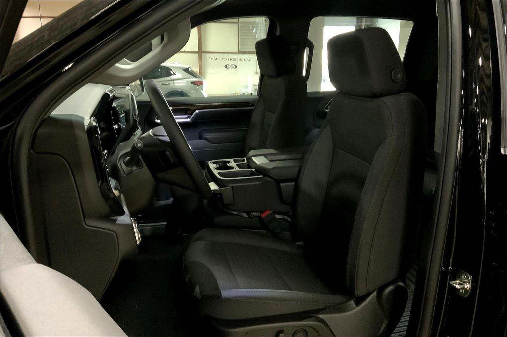 new 2025 GMC Sierra 1500 car, priced at $45,889