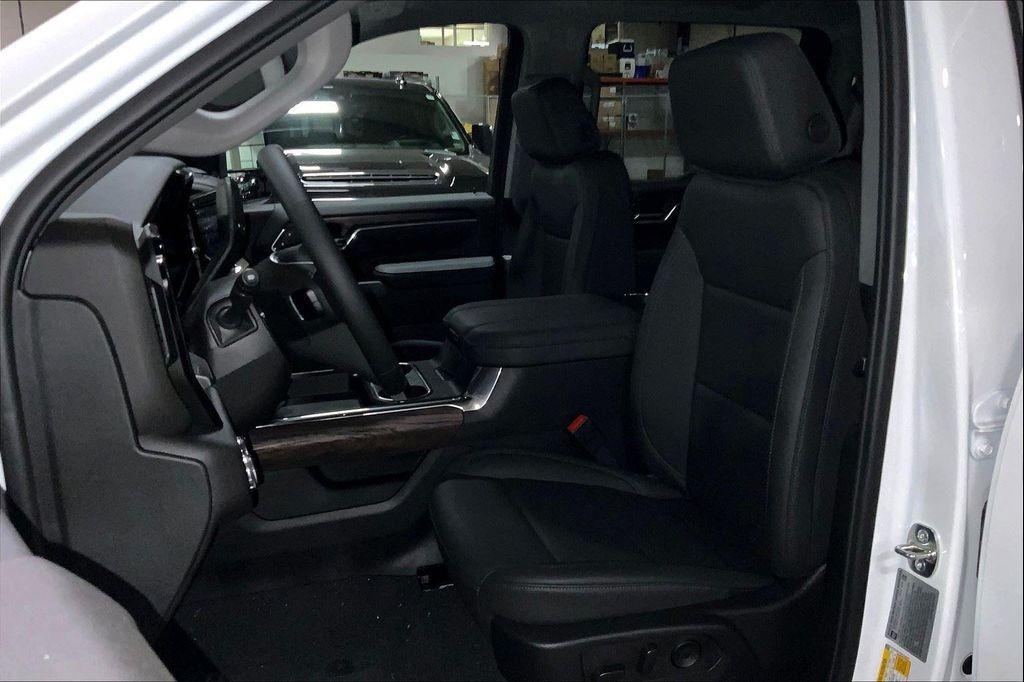 new 2025 GMC Sierra 2500 car, priced at $68,914
