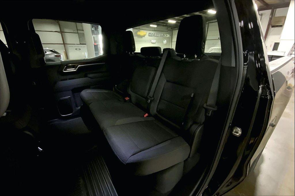 new 2025 GMC Sierra 1500 car, priced at $43,889