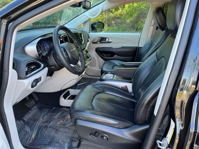 used 2022 Chrysler Pacifica car, priced at $21,658