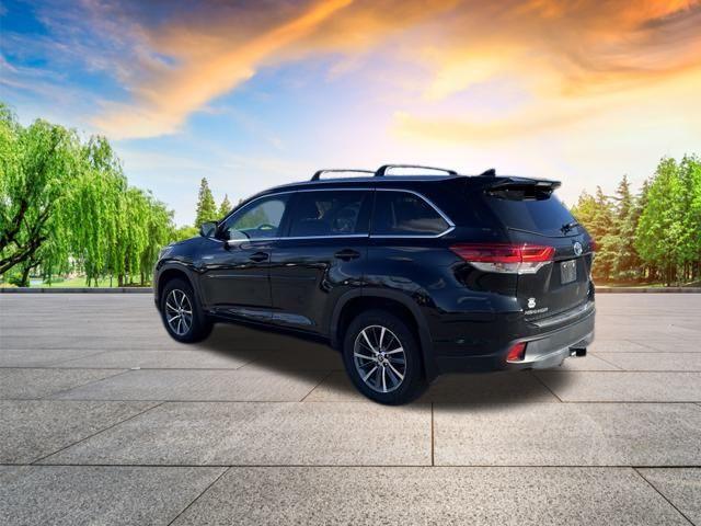 used 2018 Toyota Highlander Hybrid car, priced at $21,708