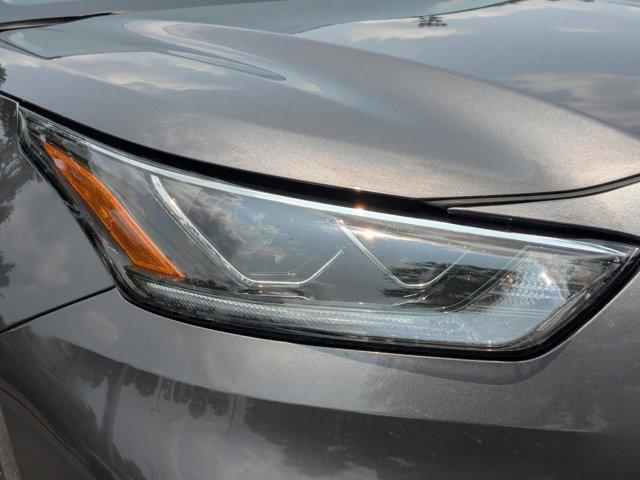 used 2021 Toyota Highlander car, priced at $37,599