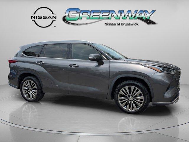 used 2021 Toyota Highlander car, priced at $37,599