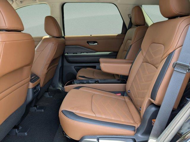 new 2025 Nissan Pathfinder car, priced at $53,610