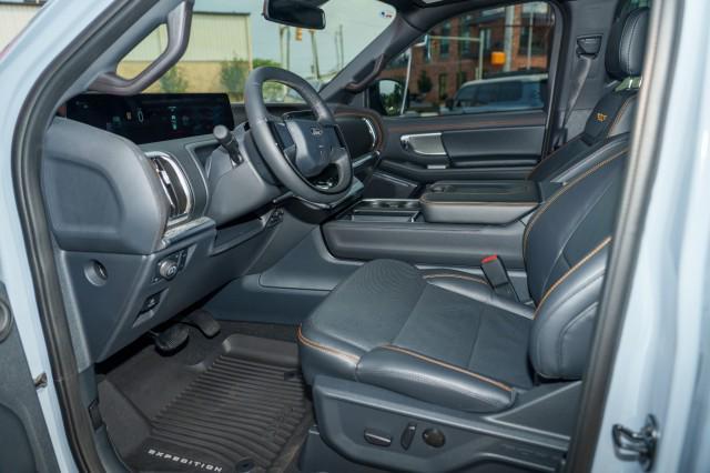 used 2025 Ford Expedition car