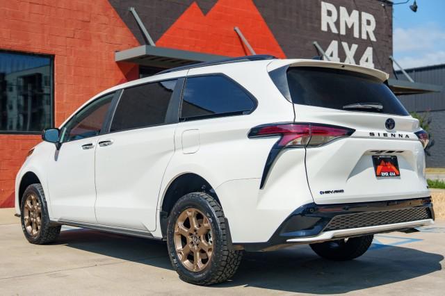 used 2025 Toyota Sienna car