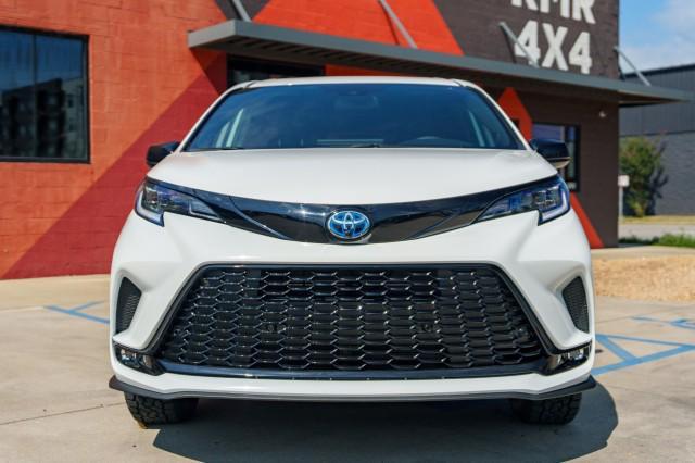 used 2025 Toyota Sienna car