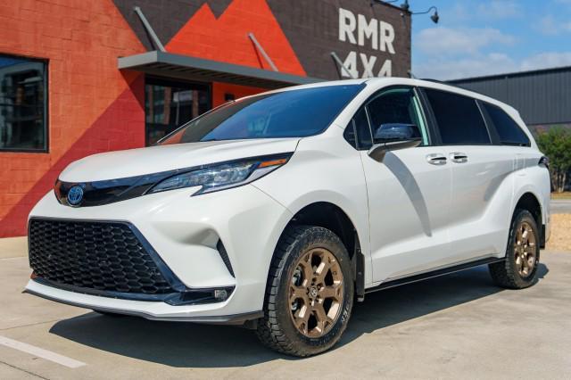 used 2025 Toyota Sienna car
