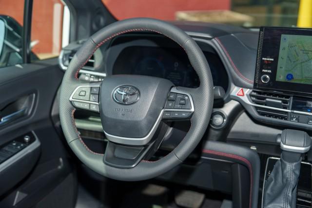used 2025 Toyota Sienna car