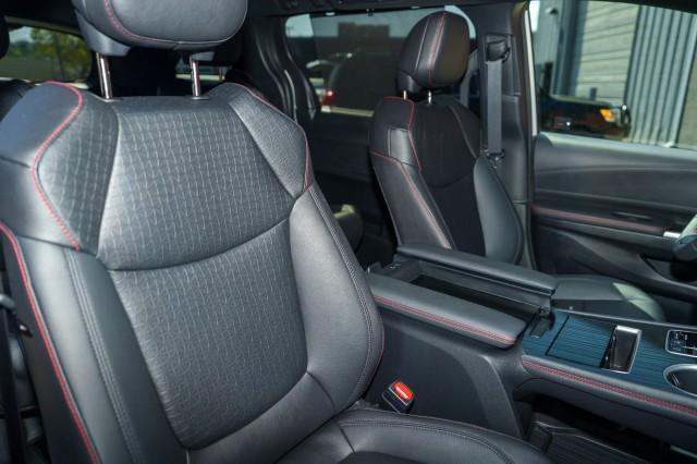 used 2025 Toyota Sienna car