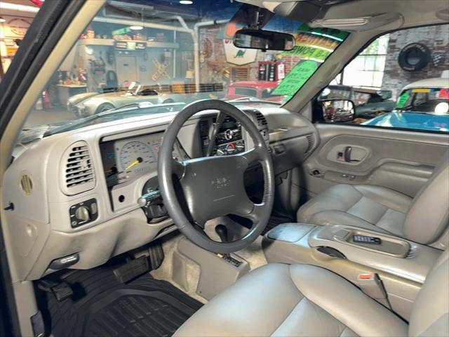 used 1995 GMC Yukon car, priced at $19,996