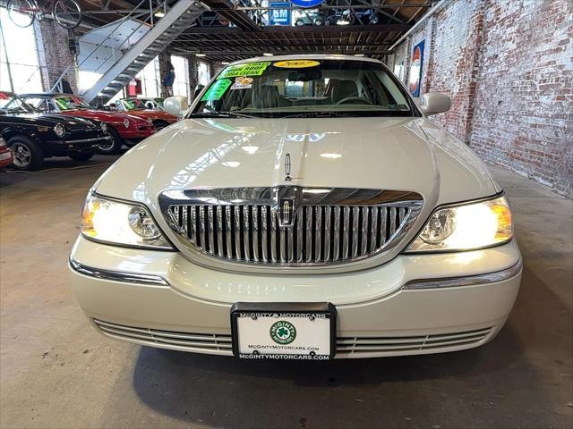 used 2007 Lincoln Town Car car, priced at $16,996