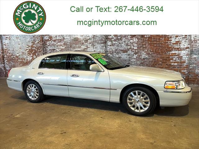 used 2007 Lincoln Town Car car, priced at $16,996