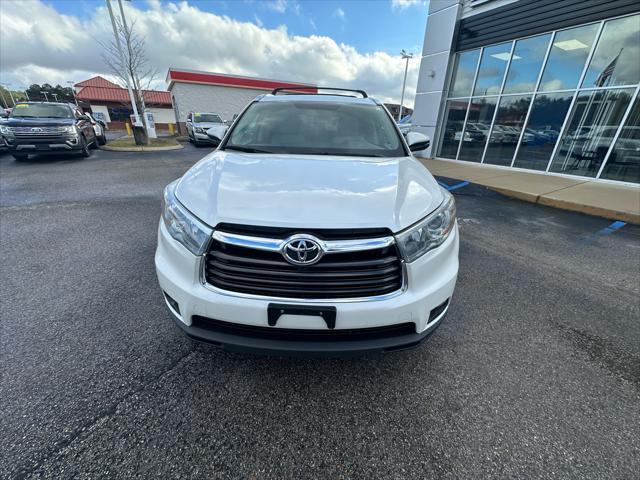 used 2015 Toyota Highlander car, priced at $17,870