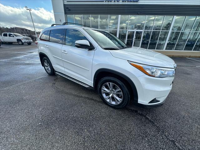 used 2015 Toyota Highlander car, priced at $17,870