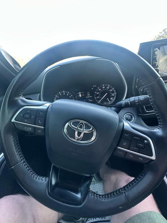 used 2021 Toyota Highlander car, priced at $37,870
