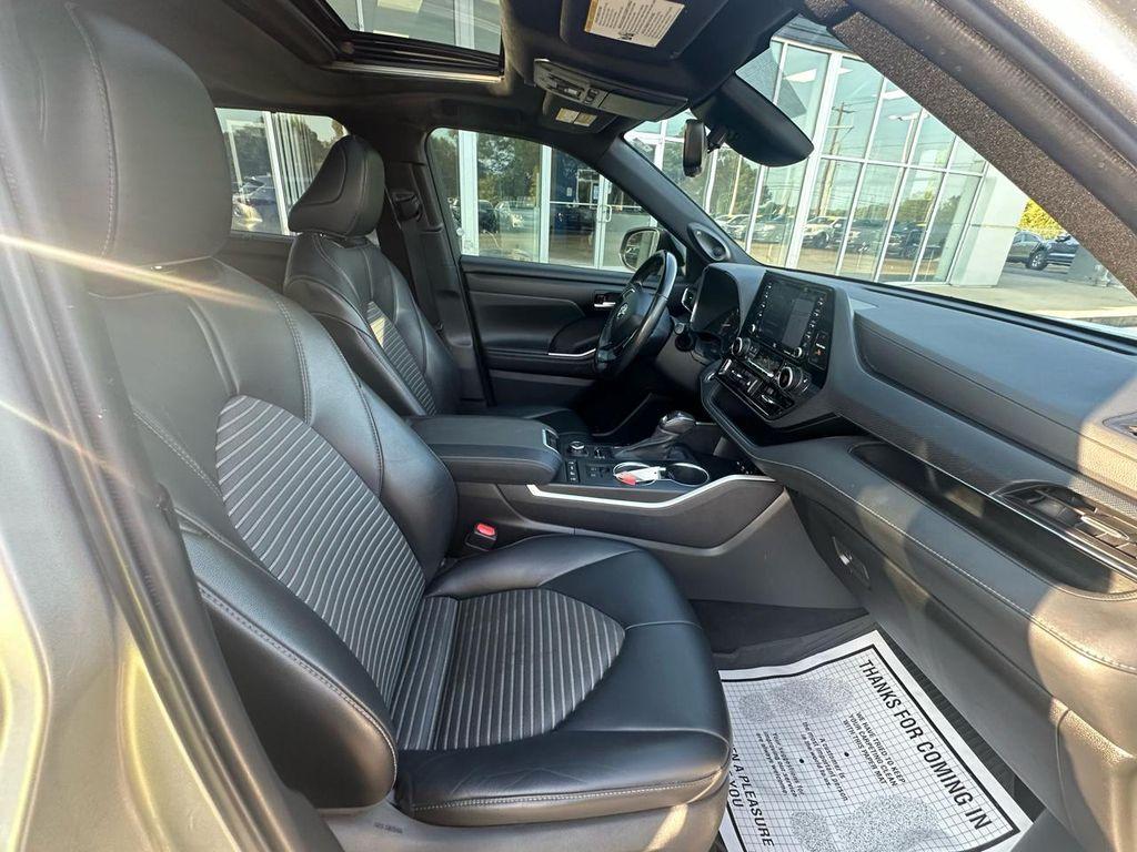 used 2021 Toyota Highlander car, priced at $37,870