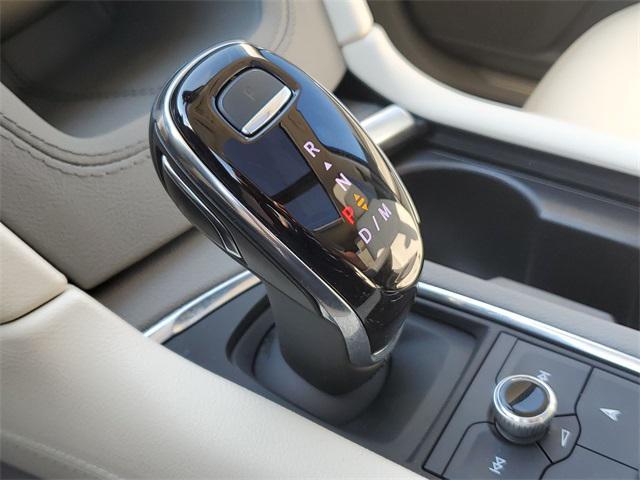 used 2023 Cadillac XT5 car, priced at $31,238