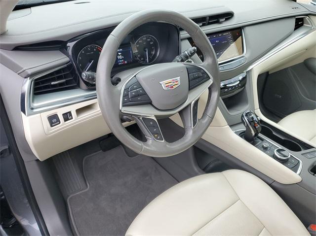 used 2022 Cadillac XT5 car, priced at $32,357