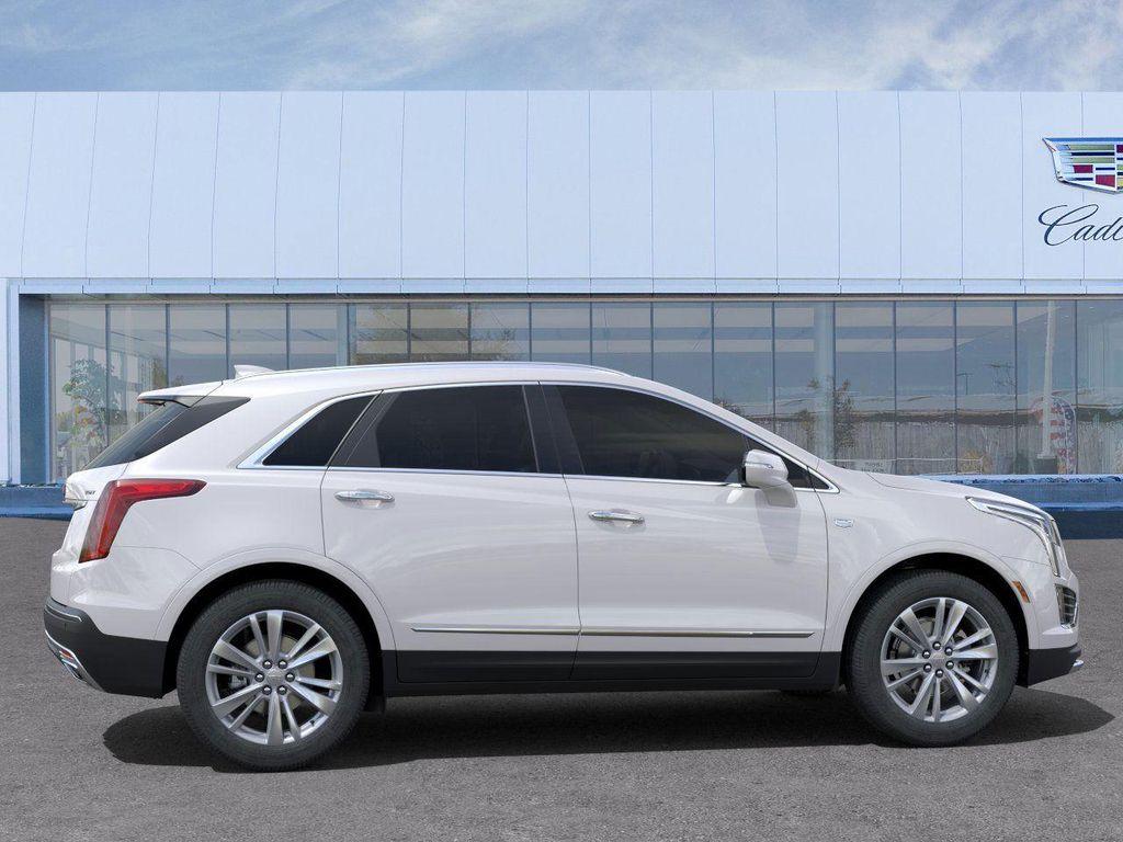 new 2025 Cadillac XT5 car, priced at $50,562