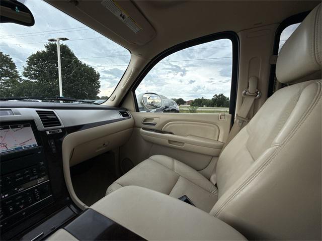 used 2008 Cadillac Escalade car, priced at $13,900