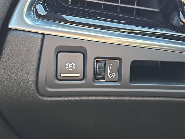 used 2024 Cadillac XT6 car, priced at $38,964