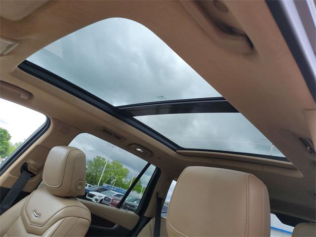used 2022 Cadillac XT6 car, priced at $31,602
