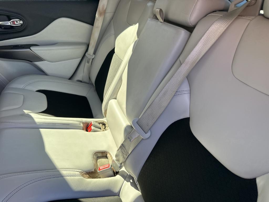 used 2020 Jeep Cherokee car, priced at $18,991