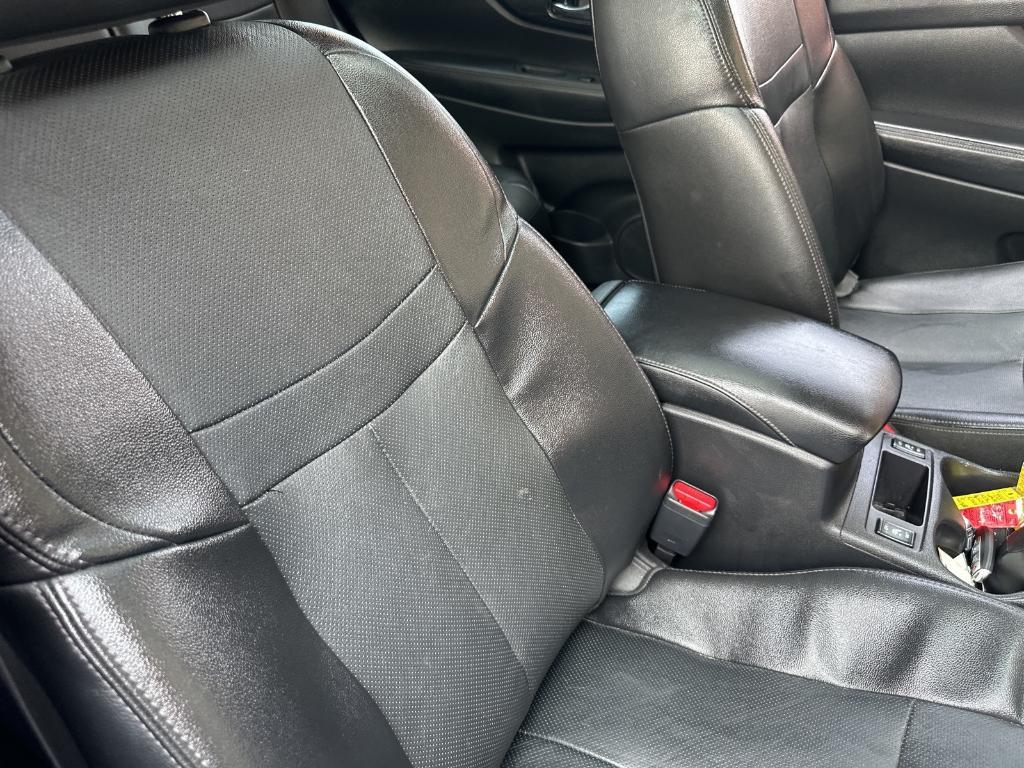 used 2016 Nissan Rogue car