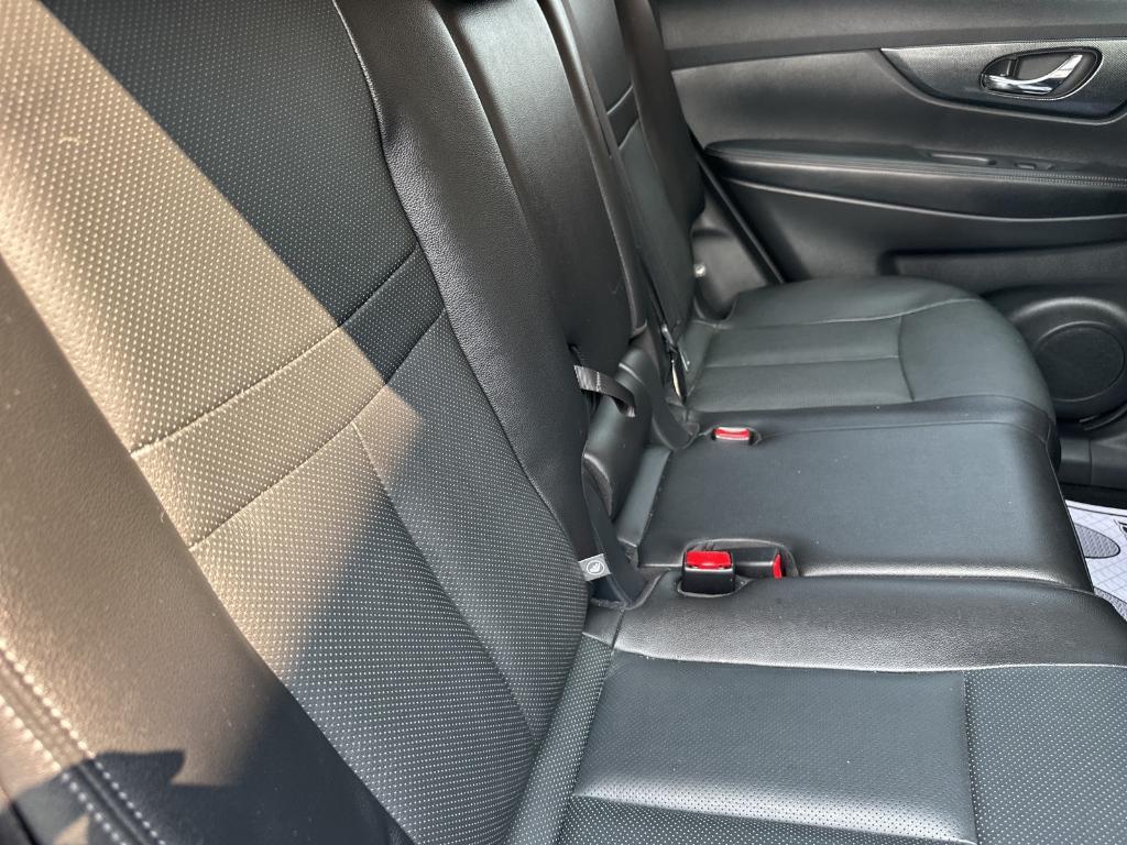 used 2016 Nissan Rogue car