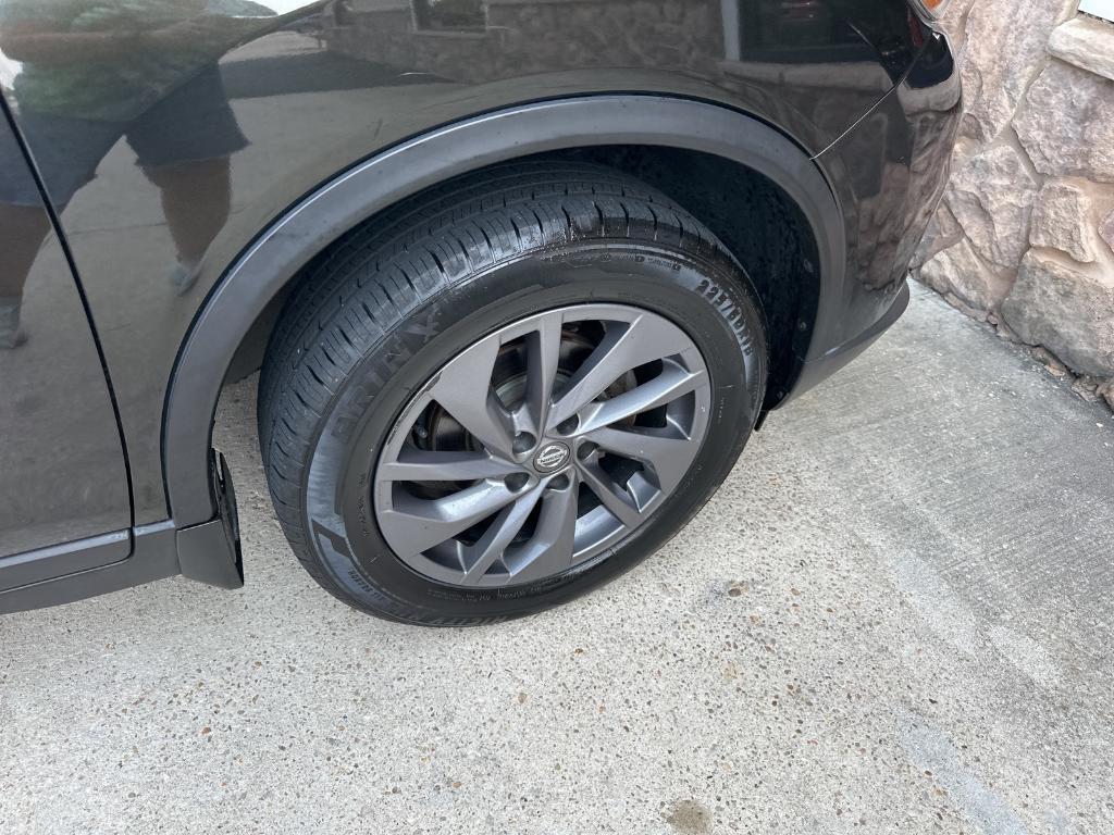 used 2016 Nissan Rogue car
