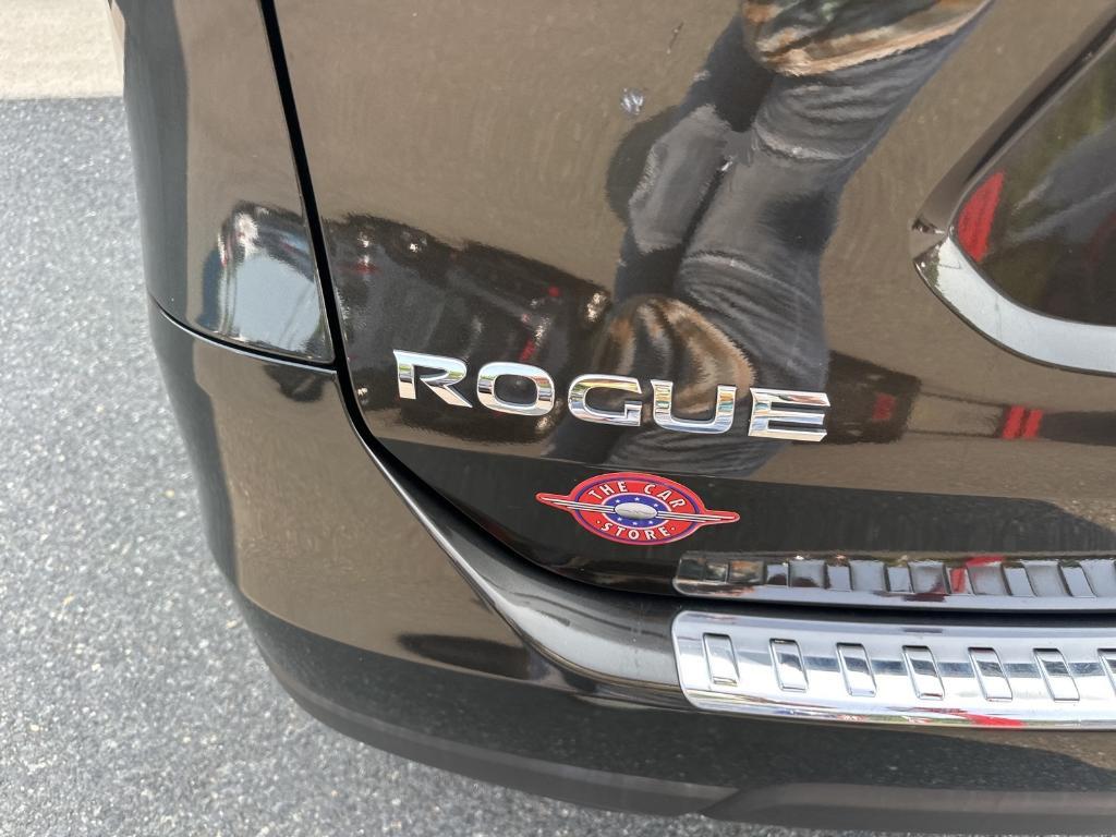 used 2016 Nissan Rogue car