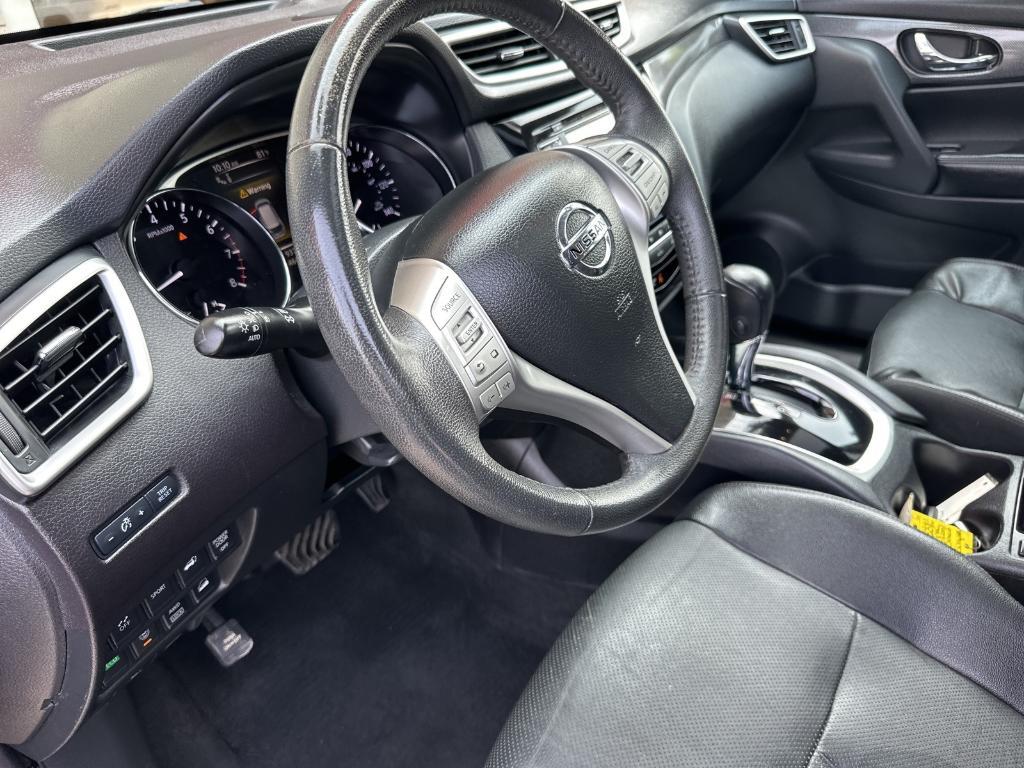 used 2016 Nissan Rogue car