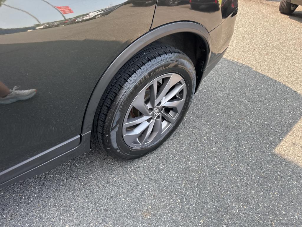 used 2016 Nissan Rogue car