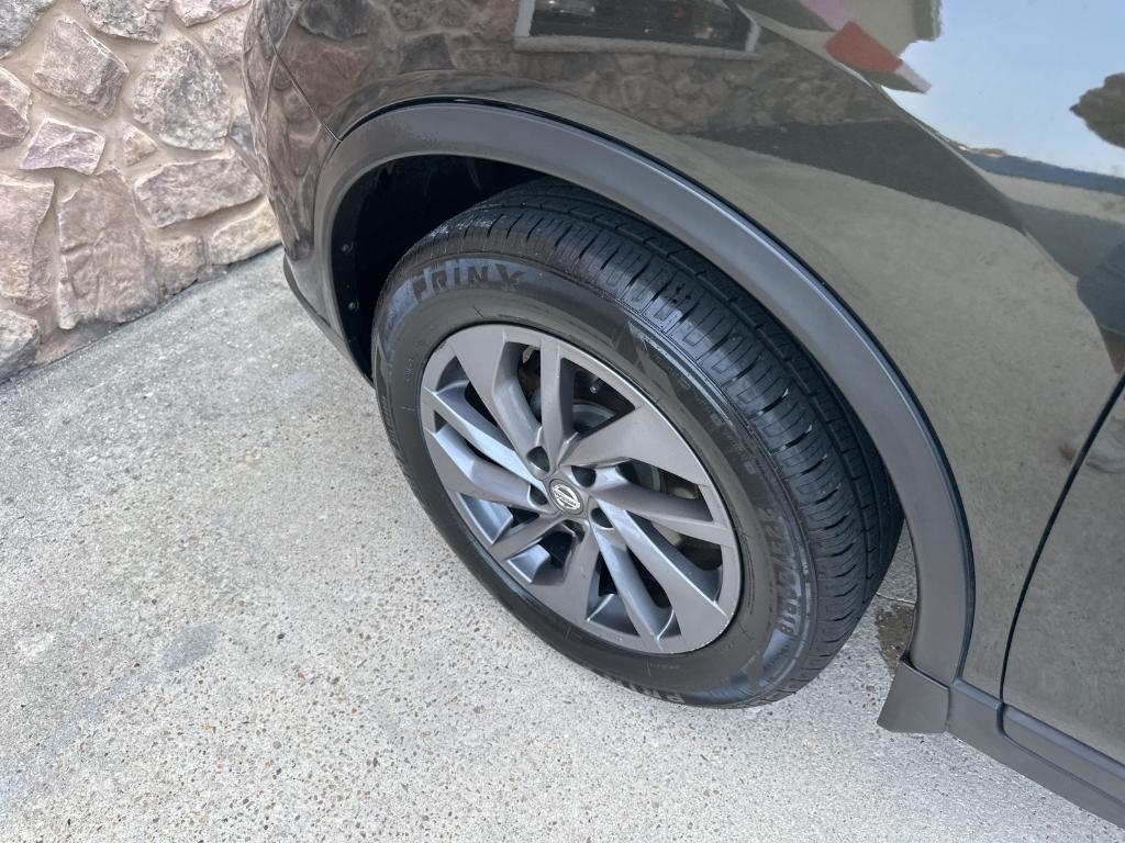 used 2016 Nissan Rogue car