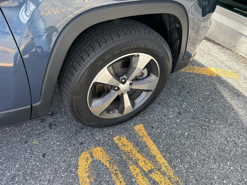 used 2020 Jeep Cherokee car, priced at $17,979