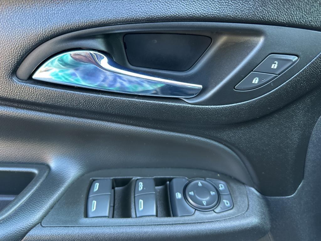 used 2021 Chevrolet Equinox car, priced at $22,991