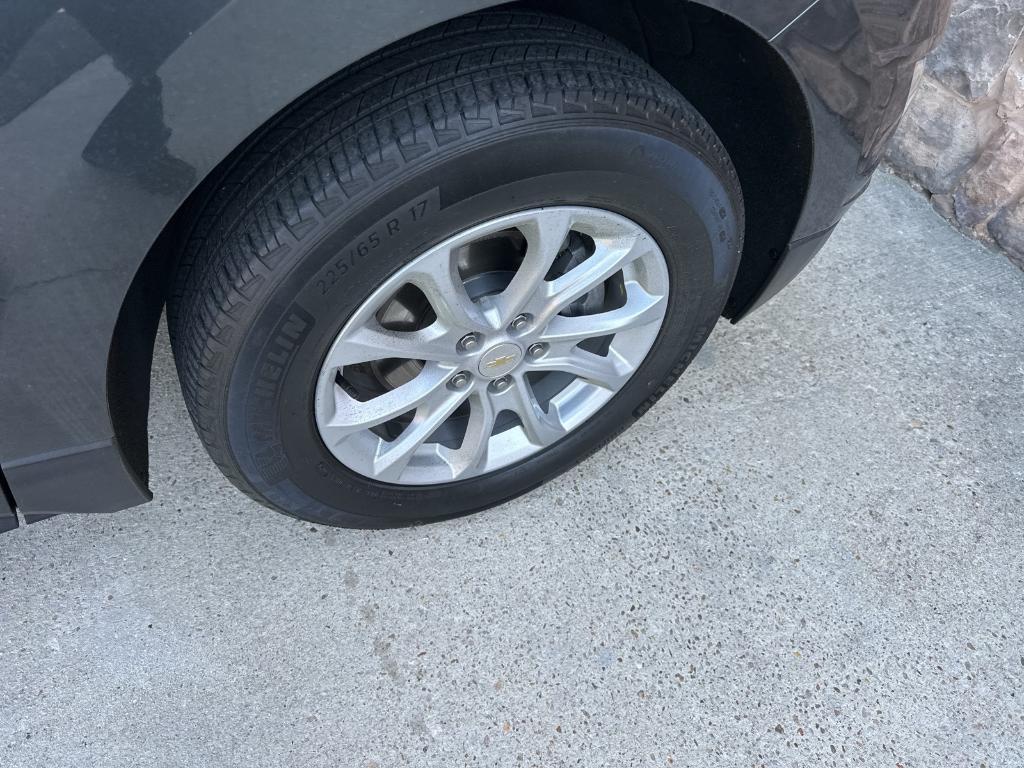 used 2021 Chevrolet Equinox car, priced at $22,991