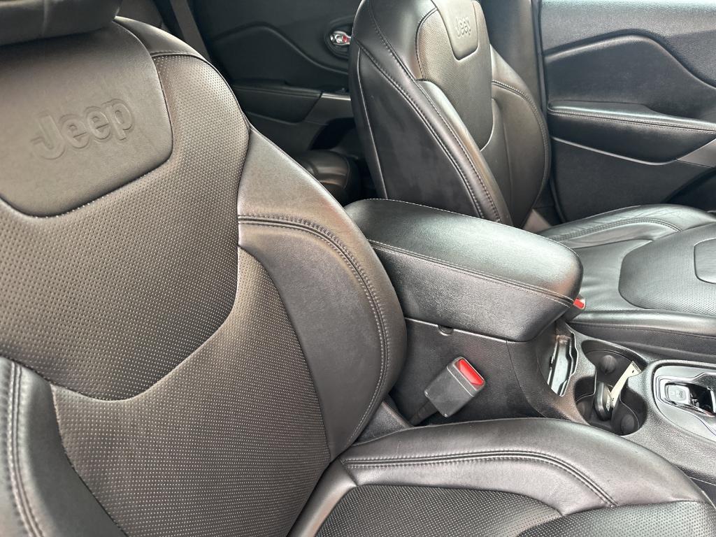 used 2019 Jeep Cherokee car, priced at $19,991