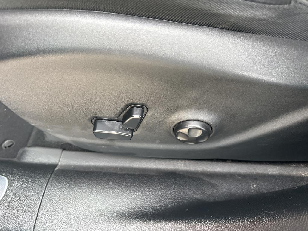 used 2019 Jeep Cherokee car, priced at $19,991