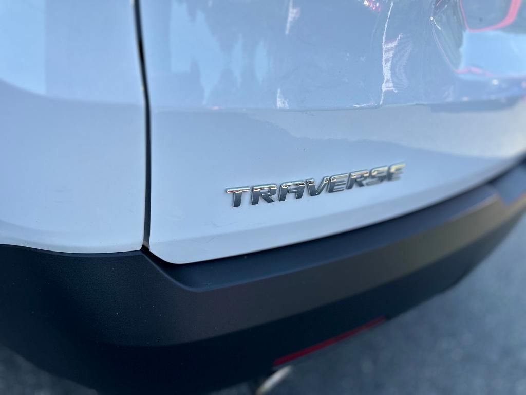 used 2018 Chevrolet Traverse car, priced at $17,991
