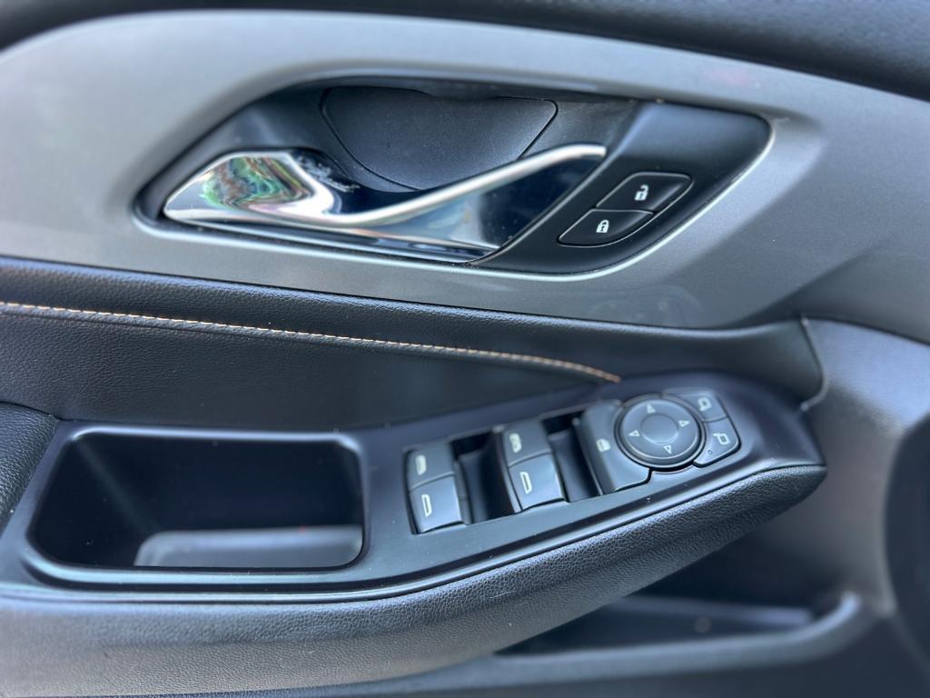 used 2018 Chevrolet Traverse car, priced at $17,991