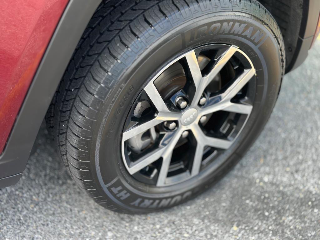 used 2023 Jeep Grand Cherokee L car, priced at $29,995