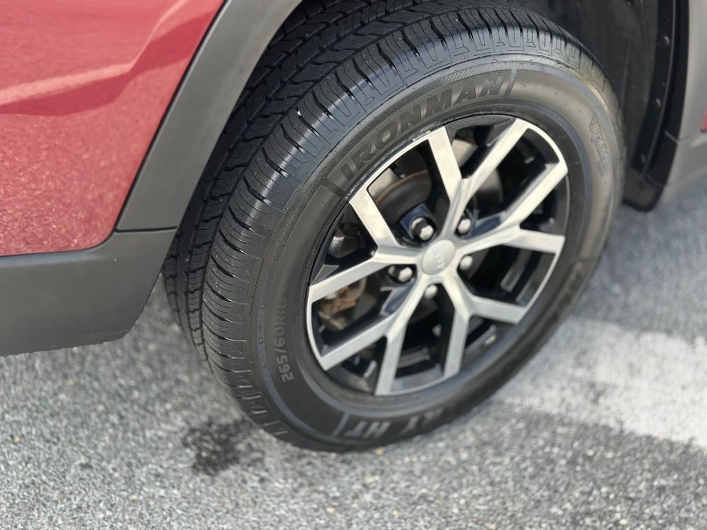 used 2023 Jeep Grand Cherokee L car, priced at $29,995
