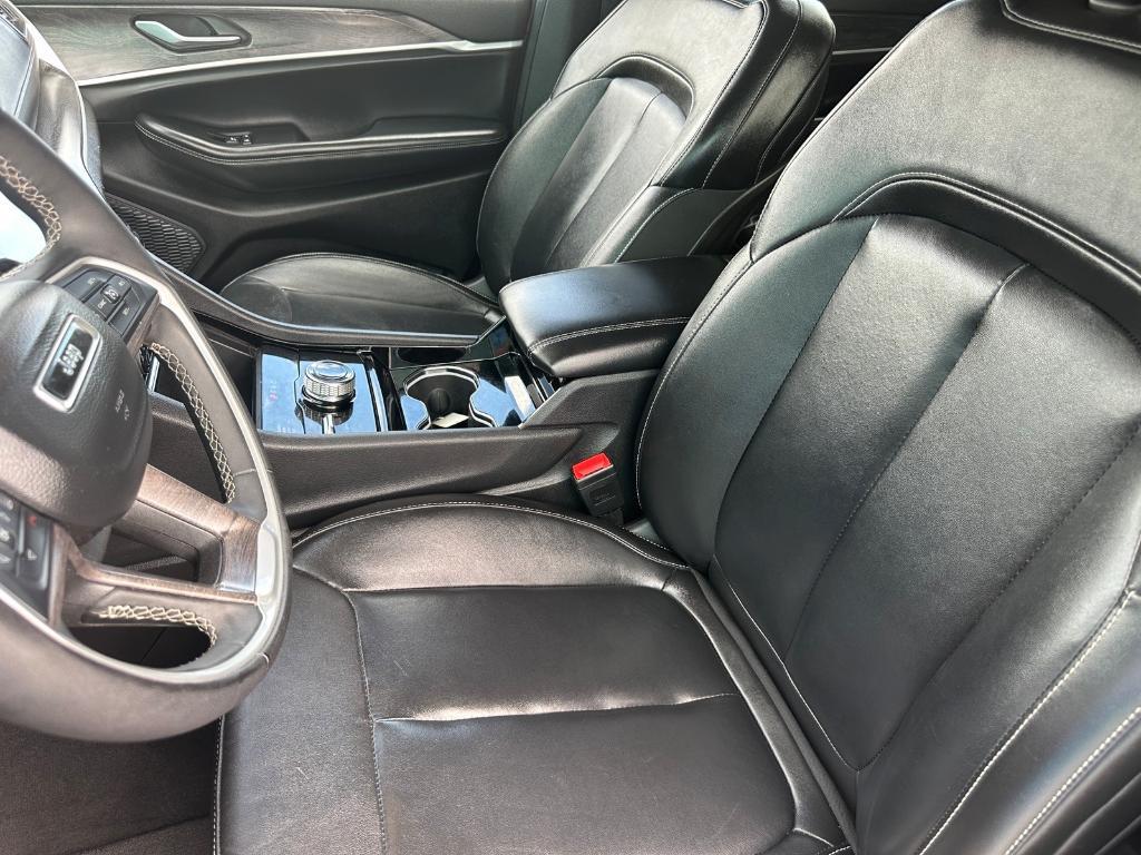 used 2023 Jeep Grand Cherokee L car, priced at $29,995