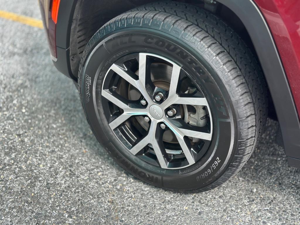 used 2023 Jeep Grand Cherokee L car, priced at $29,995