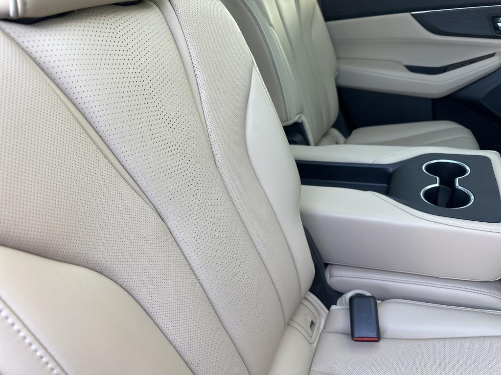 used 2022 Acura MDX car, priced at $41,979