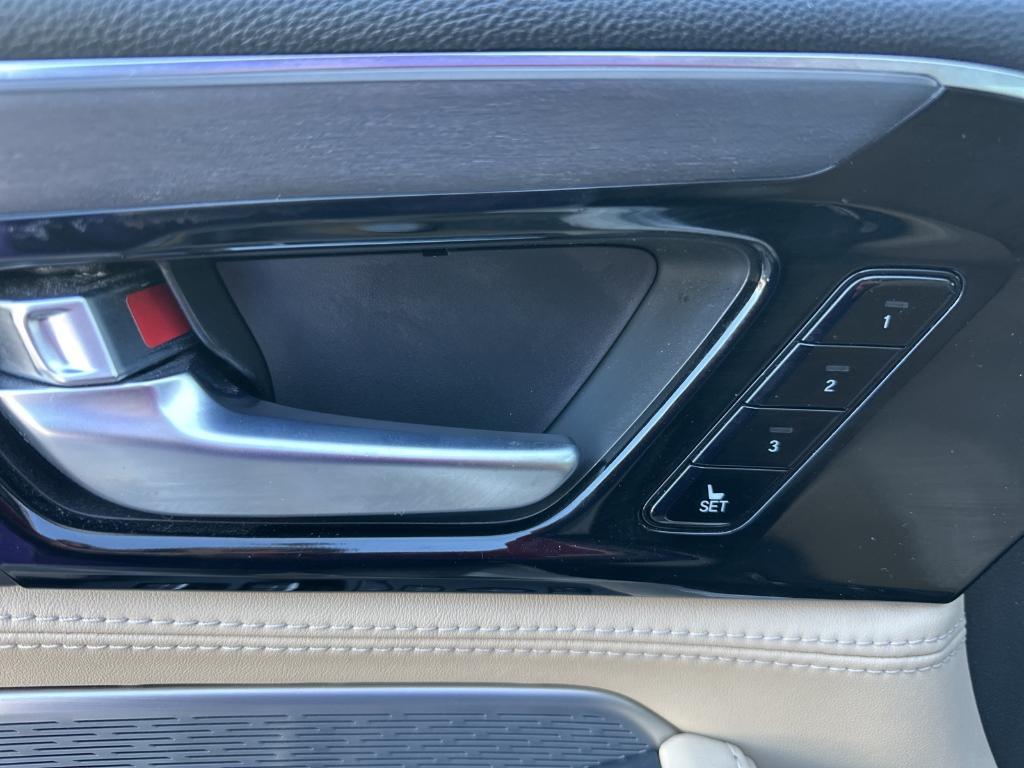 used 2022 Acura MDX car, priced at $41,979