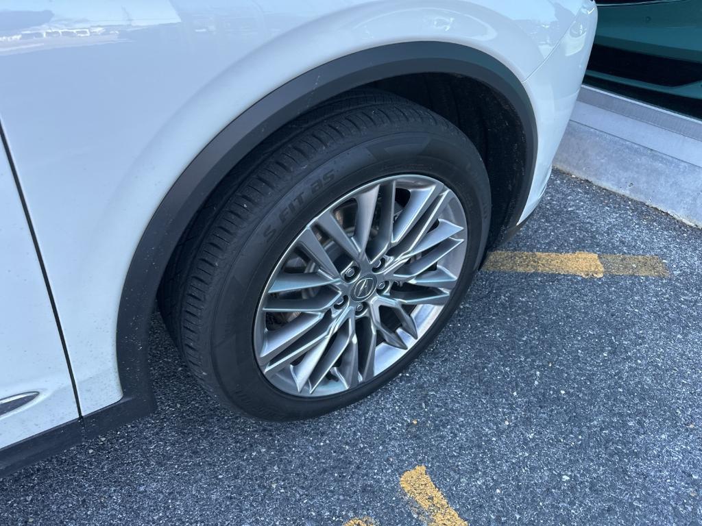 used 2022 Acura MDX car, priced at $41,979