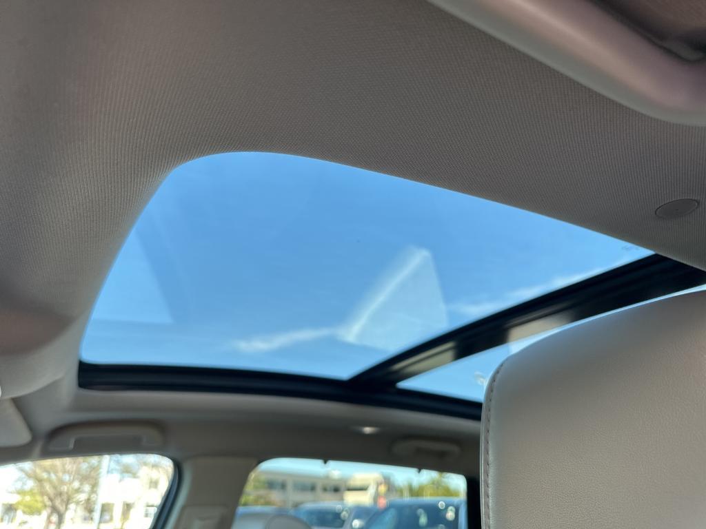 used 2022 Acura MDX car, priced at $41,979